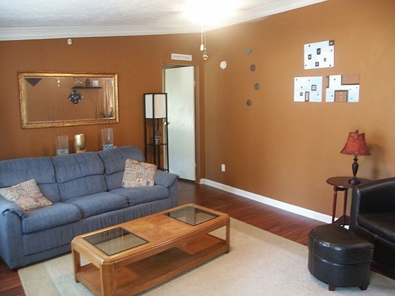 2nd image of 136 Elaine Dr