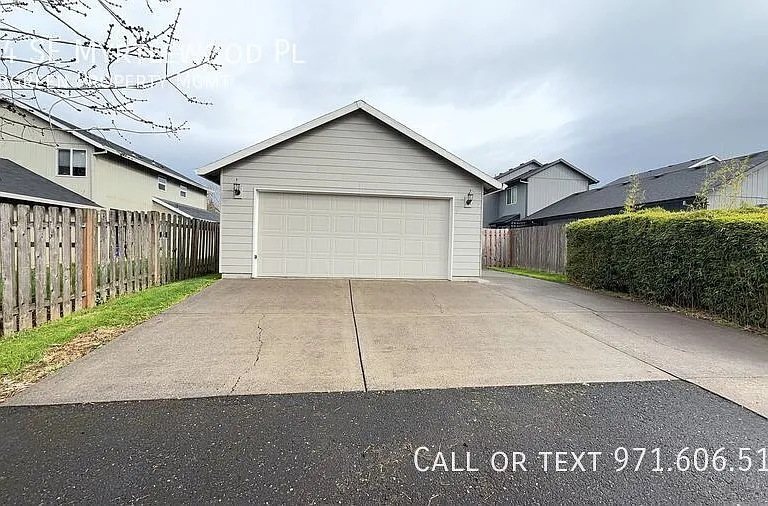 664 SE Myrtlewood Pl — Photo 40