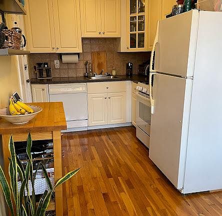 Brand new fridge (after this picture was taken)