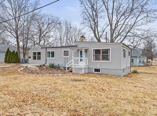 214 Charles St, Carpentersville, IL 60110