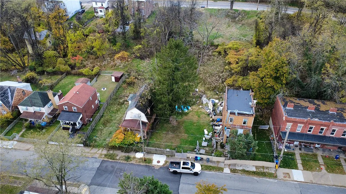 1327 Grotto St photo 1