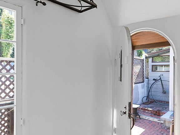 2nd image of 2413 Aspen Dr
