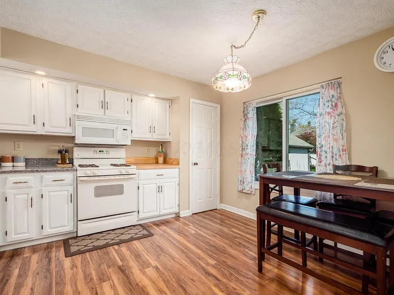 6985 Muirfield Dr — Photo 7