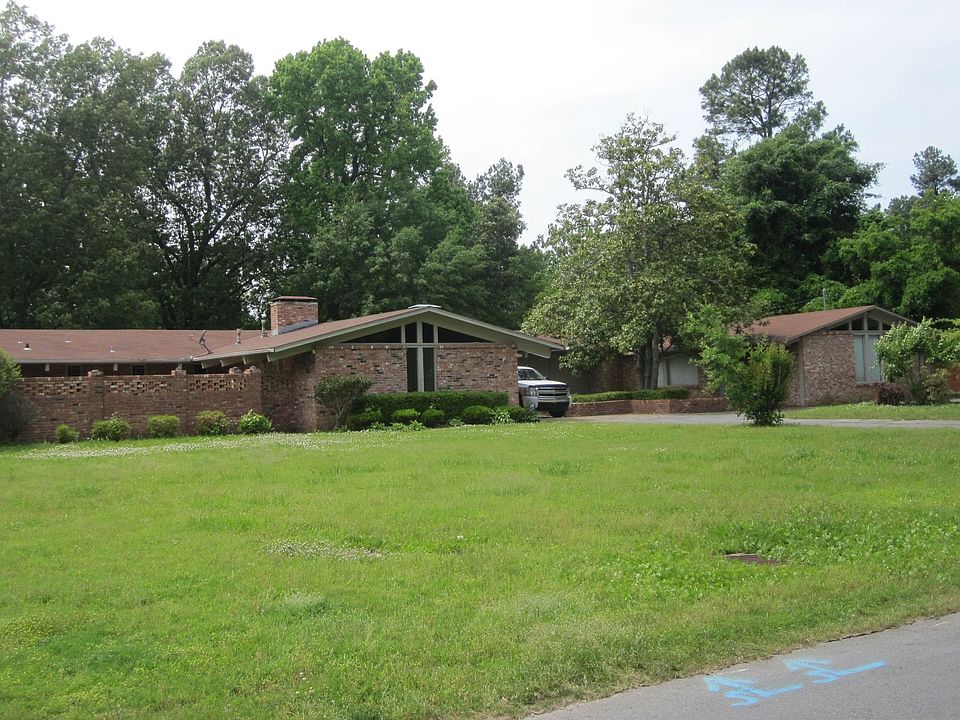2nd image of 28 Longmeadow