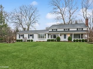 725 Milton Rd, Inverness, IL 60067