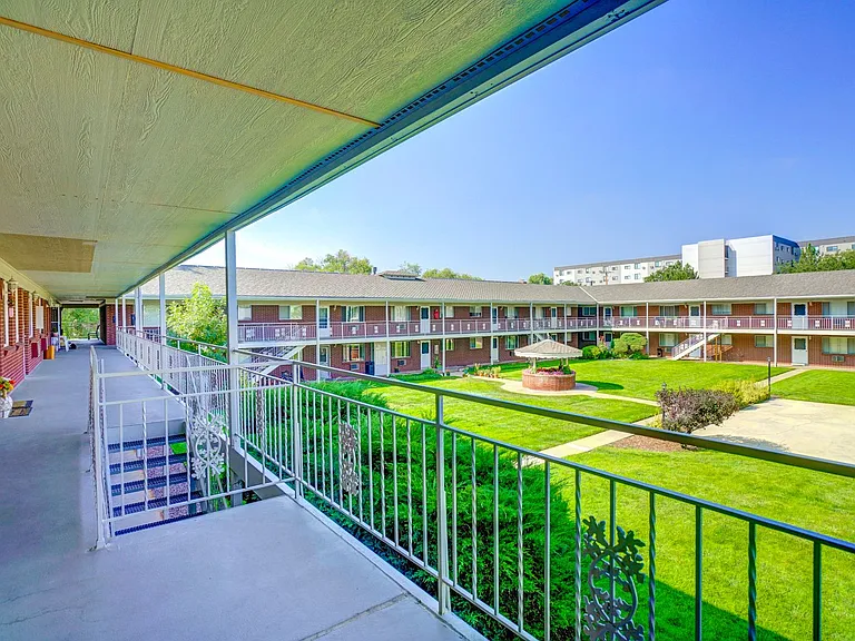 Lampliter Apartments — Photo 20