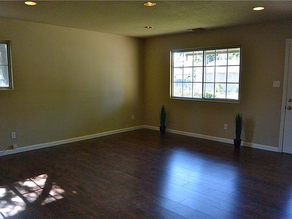 4th image of 170 Coral Dr