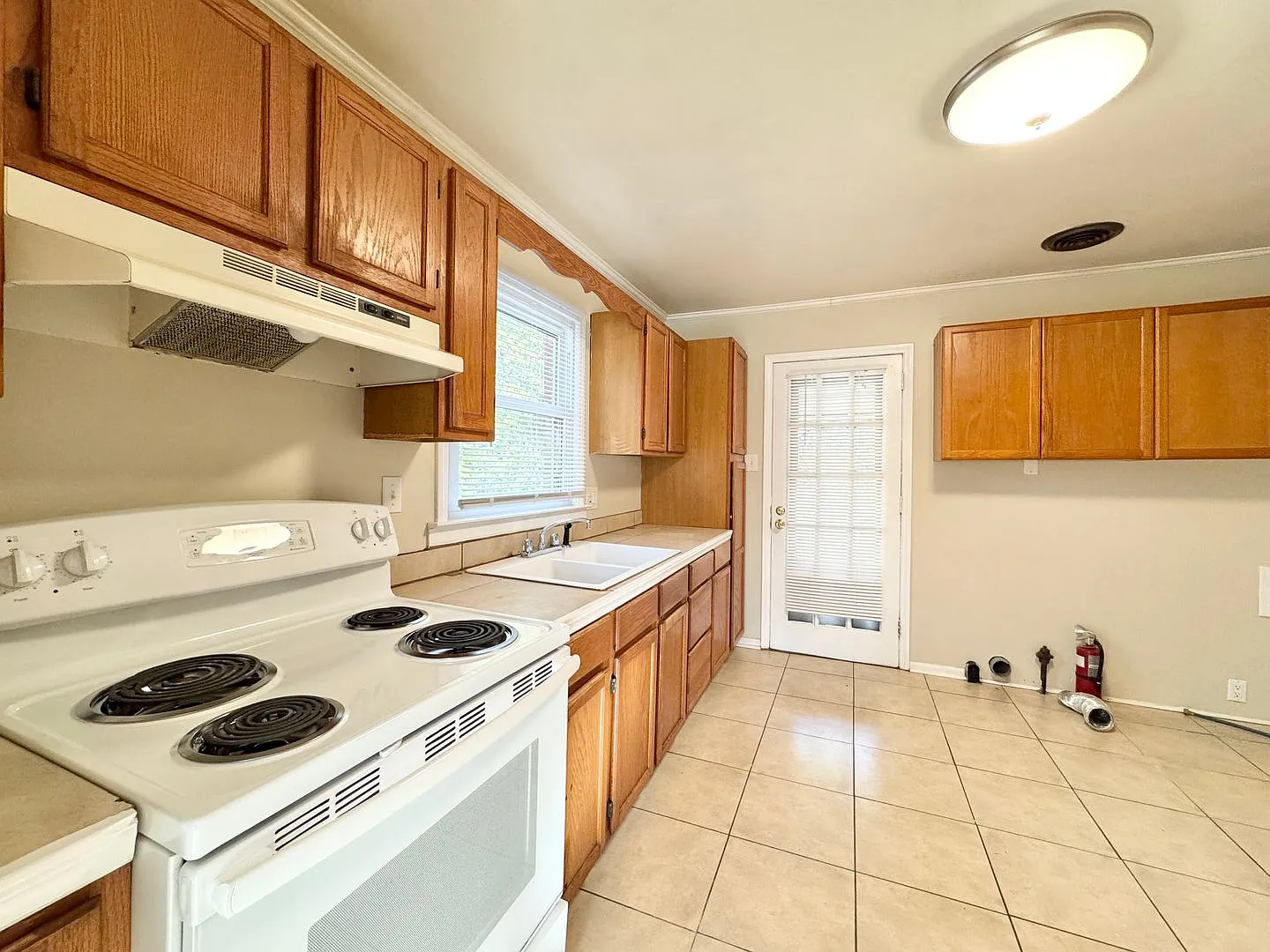 East Cone Blvd 3 BR conveninent to 29 & Shopping — Photo 4