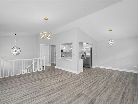 4th image of 22382 Karlov Ave