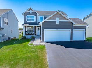 1457 Nutmeg Cir, Carver, MN 55315