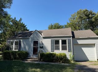 8226 Hemlock St, Overland Park, KS 66204