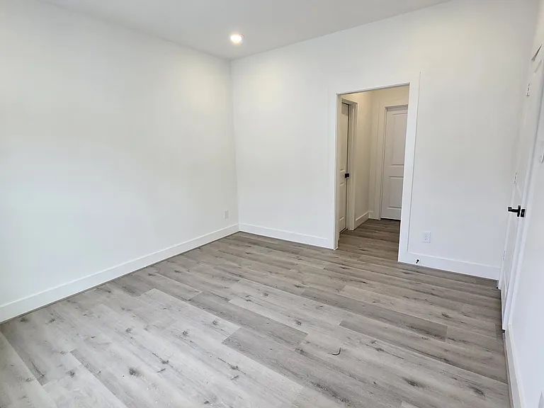 2706 Nagle St — Photo 47