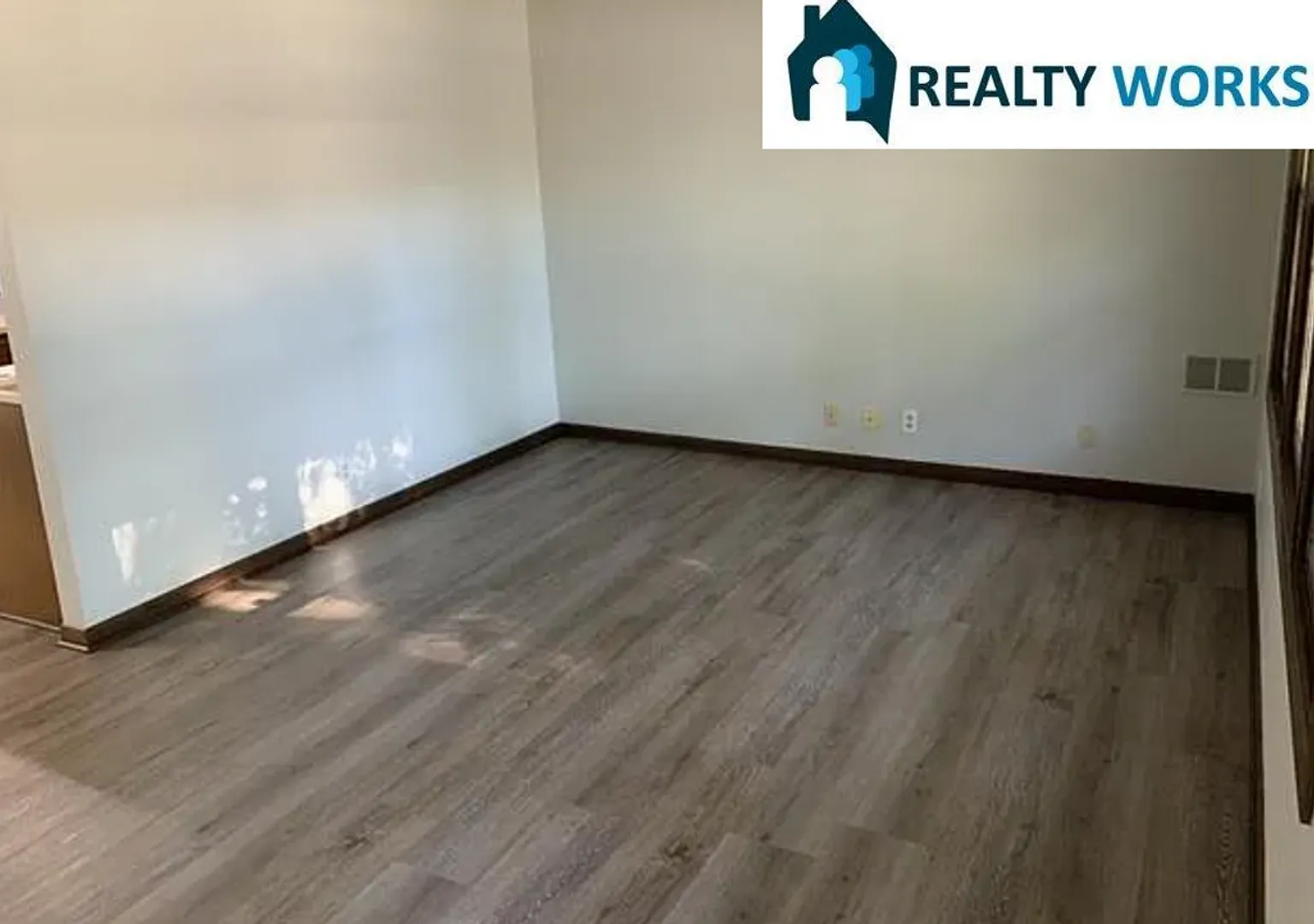 5501 S 38th - 3745 Wildbriar — Photo 2