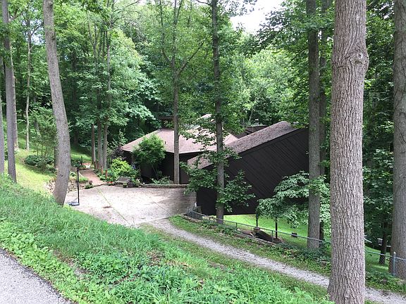 3rd image of 1680 Woodvale Dr
