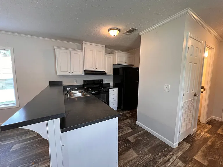 5301 NE 27th Ave #PE-14 — Photo 3