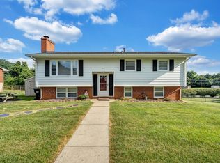 5513 Green Meadow Rd, Roanoke, VA 24018