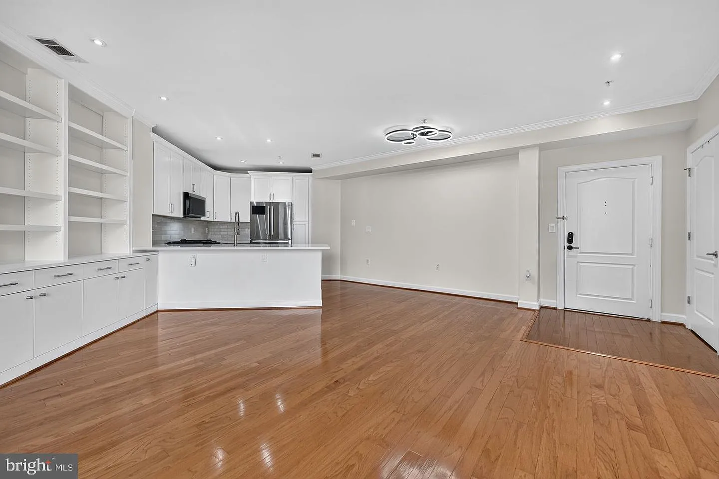 2 bed, 2.0 bath, 1034 sqft, $2,700 — Photo 4