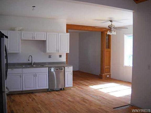 4th image of 78 Villa Ave