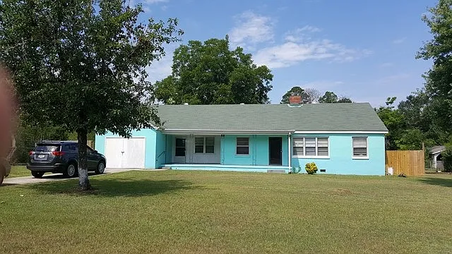 3105 Bloomfield Dr photo 1