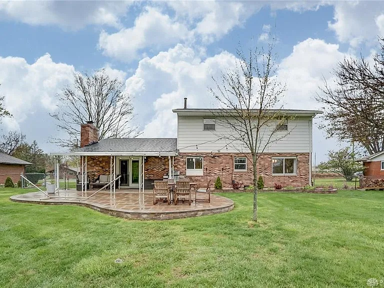 2108 N Fairfield Rd — Photo 28