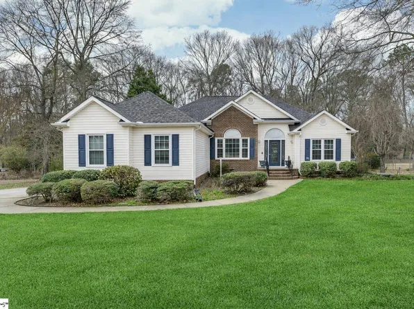 104 Camperdown Ct, Easley, SC 29642