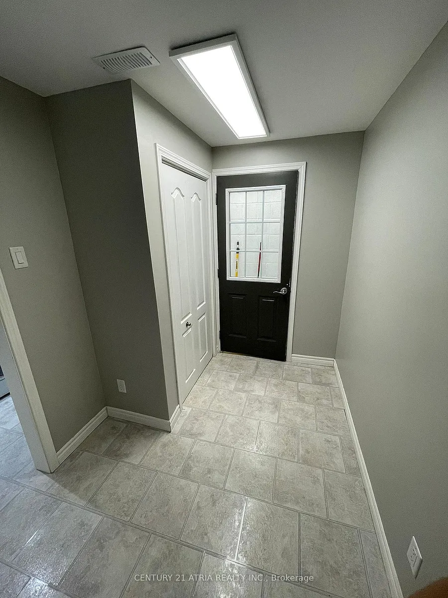 Building Photo - 97 Shirley Ave #BASEMENT