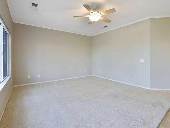 4th image of 976 N Mount Vernon Ave