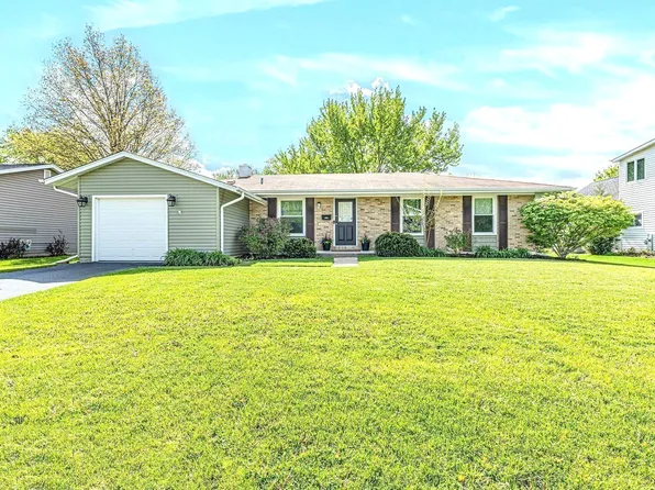 3755 Lexington Dr, Hoffman Estates, IL 60192