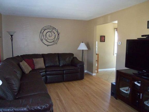 3rd image of 5978 S Robert Ave