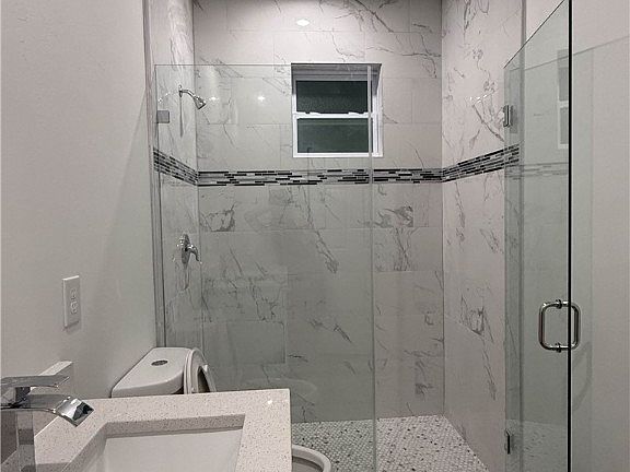 5th image of 3013-3015 Gordon Ave S
