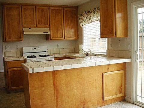 Kitchen eating bar area