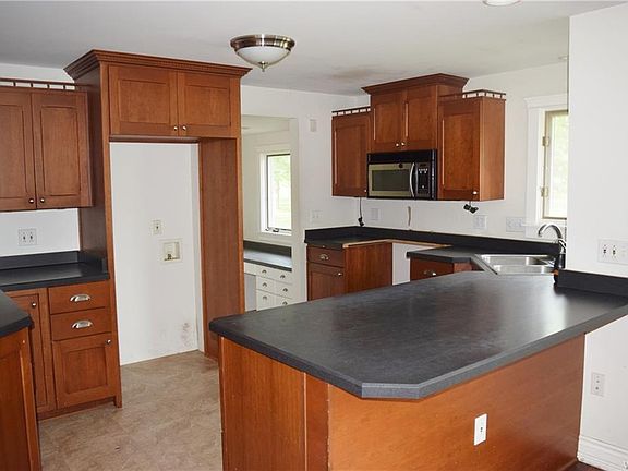 3rd image of 6425 Engel Dr