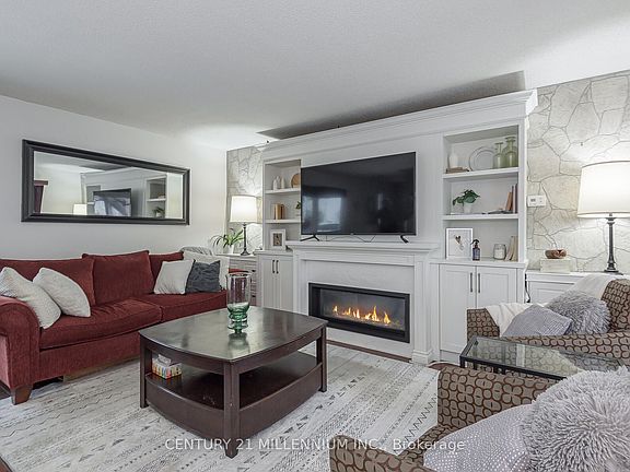 2nd image of 4 Heatherside Ct