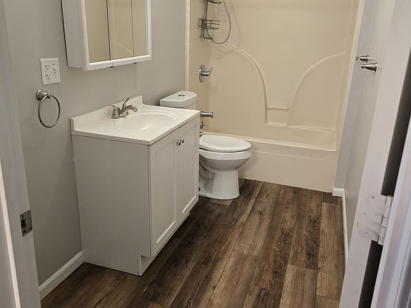 4th image of 127 King St