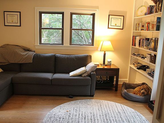 Den / Bedroom #1