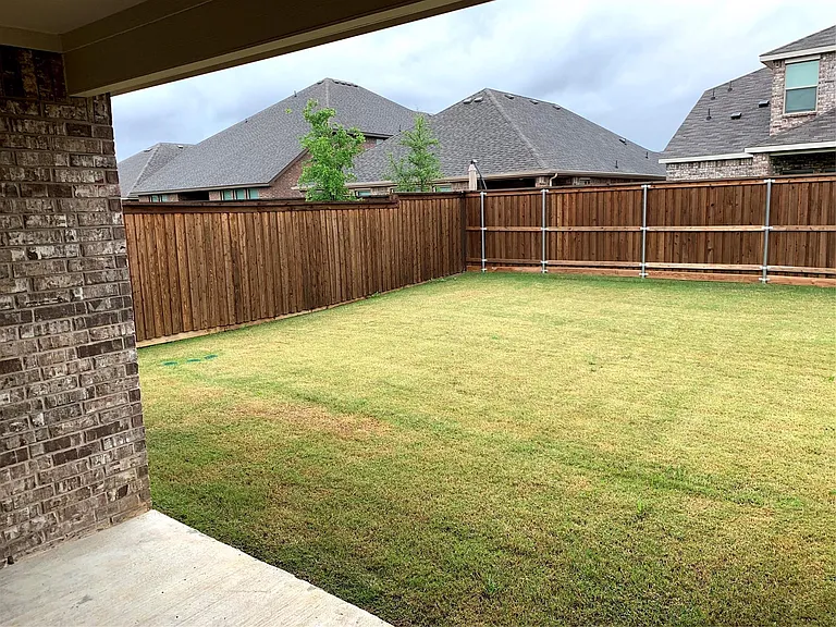 2444 Larimar Dr — Photo 25