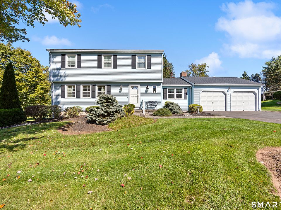 1st image of 450 Cardinal Lane