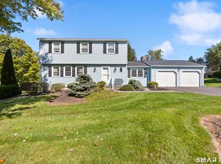 450 Cardinal Ln, Cheshire, CT 06410