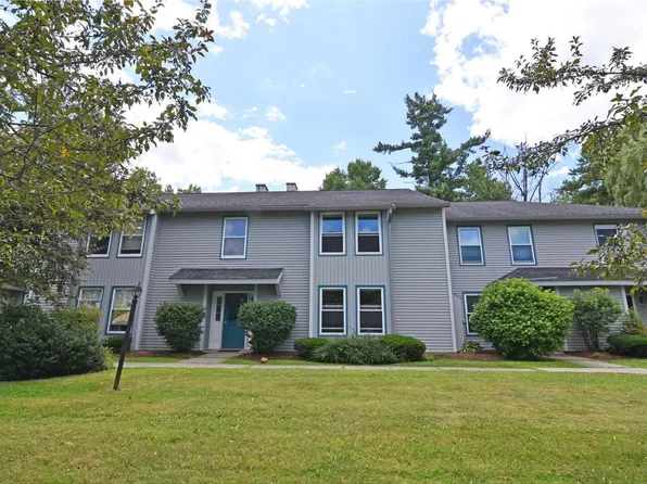 141 Ledgewood Circle #202, Burlington, VT 05401
