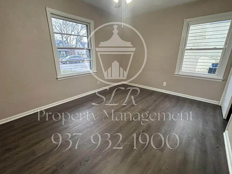 1029 Blakley Dr — Photo 20