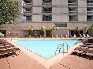 710 N Dearborn St #2204, Chicago, IL 60654