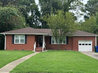 9 Paddock Dr, Newport News, VA 23606