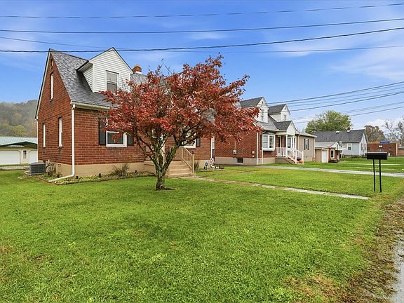 2nd image of 26 Berry Ave