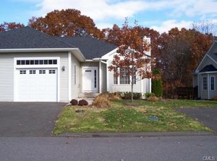 93 Pondview Cir, Beacon Falls, CT 06403