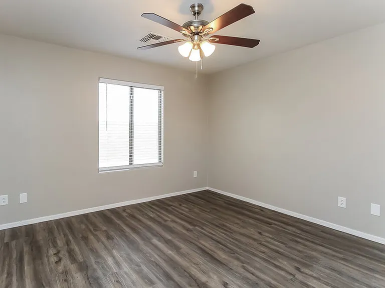 2443 E Meadow Mist Ln — Photo 12