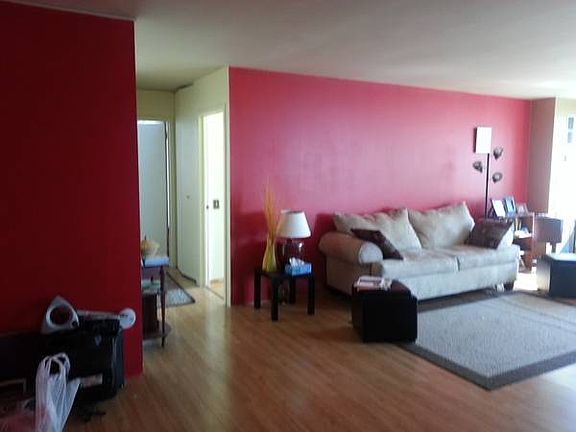 4th image of 4850 S Lake Park Ave APT 1805