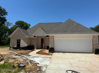 420 Butternut Dr, Canton, MS 39046