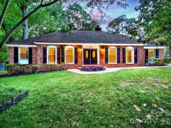 1025 S Magnolia St, Mooresville, NC 28115