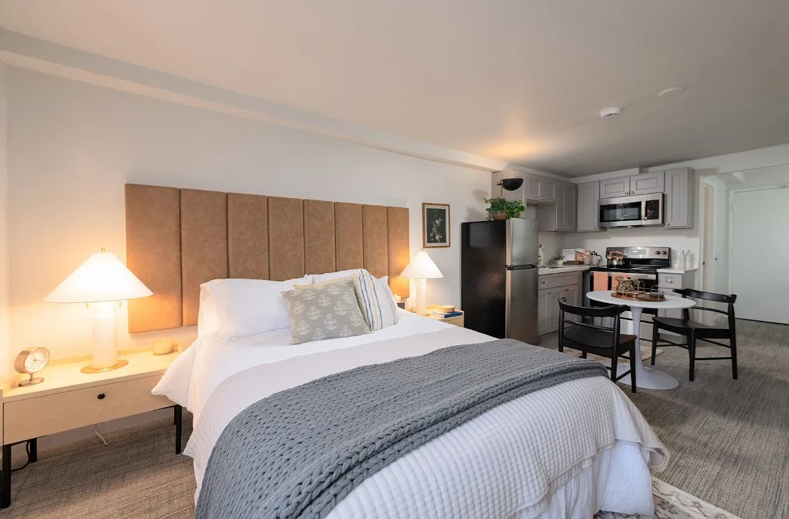 Thea Apartments — Photo 3