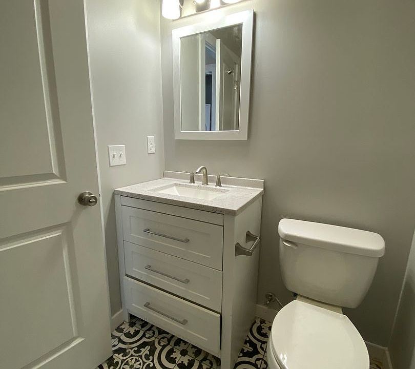 2nd image of 1222 Sheffield St #10271918